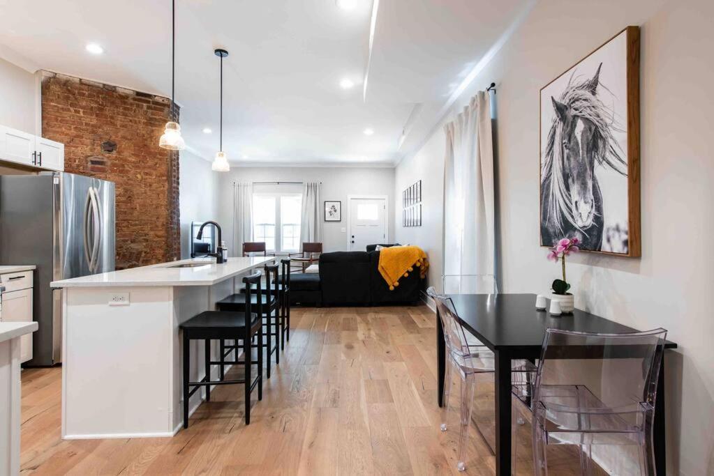 Newly Renovated 3 Bedroom Shelby Park Home **Free Parking** Луисвилл Экстерьер фото