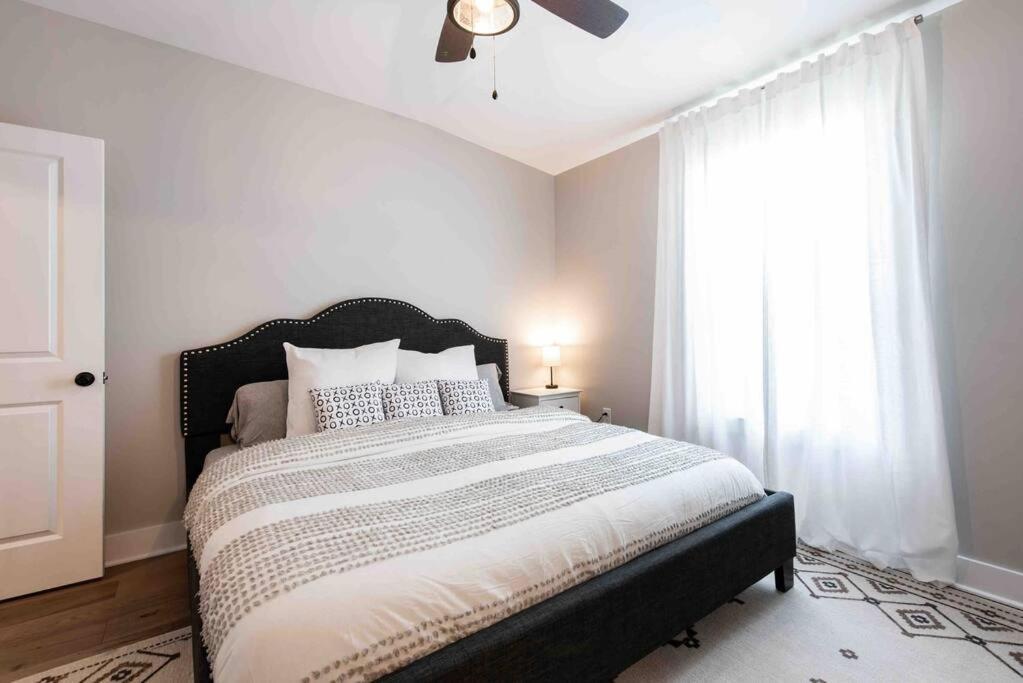 Newly Renovated 3 Bedroom Shelby Park Home **Free Parking** Луисвилл Экстерьер фото