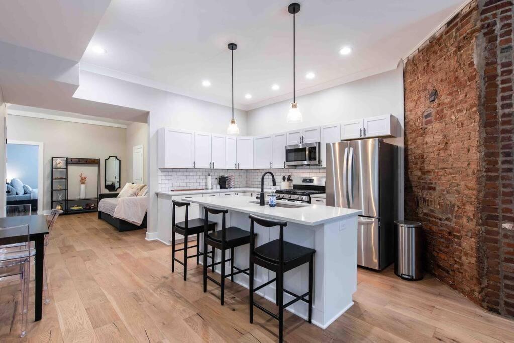 Newly Renovated 3 Bedroom Shelby Park Home **Free Parking** Луисвилл Экстерьер фото