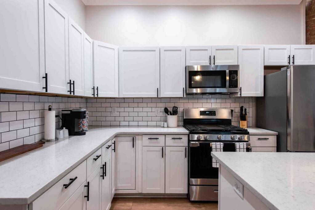 Newly Renovated 3 Bedroom Shelby Park Home **Free Parking** Луисвилл Экстерьер фото