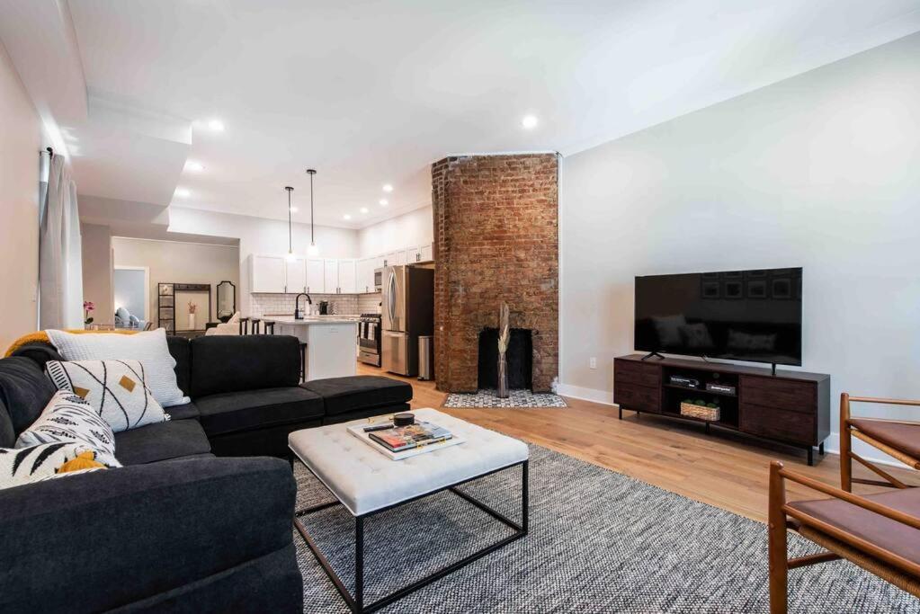 Newly Renovated 3 Bedroom Shelby Park Home **Free Parking** Луисвилл Экстерьер фото